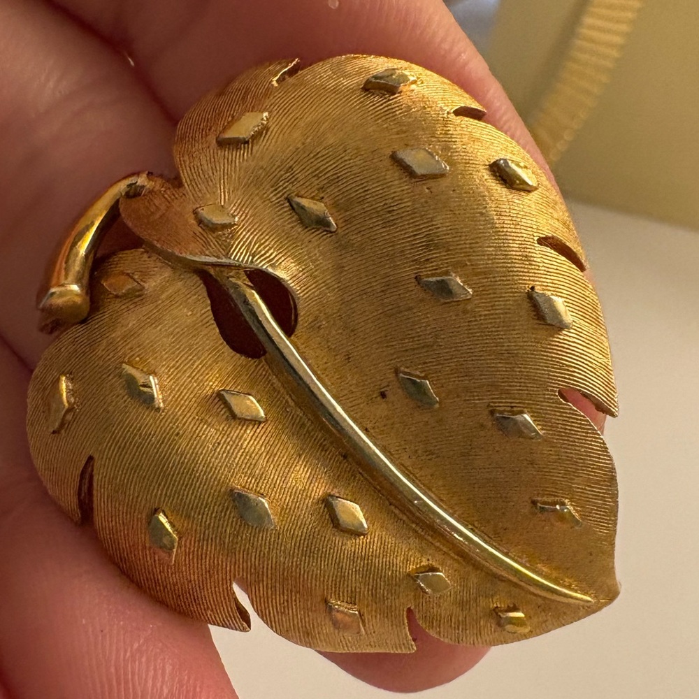 Vintage Crown Trifari Gold Leaf Brooch